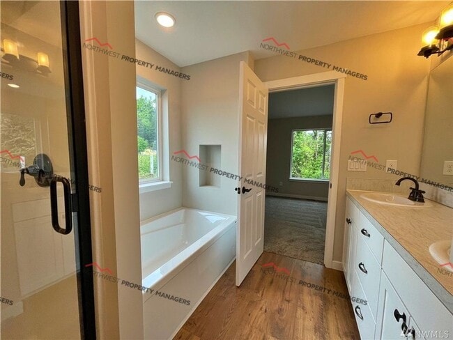 Building Photo - STATUS: AVAILABLE   | R245B  |  $2095 + $100 FLAT RATE FOR W/S/G ** MOVE IN SPECIAL**