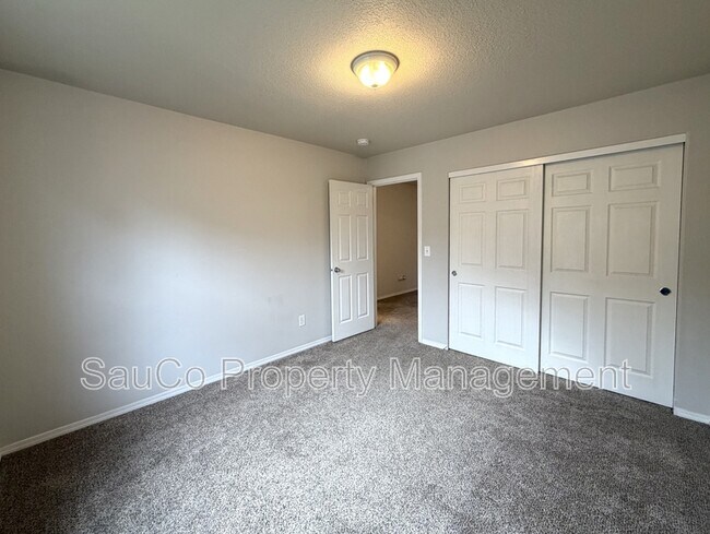 Building Photo - 4258 SE Maya Ct