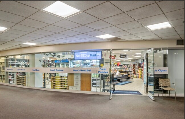 Building Photo - 300 N State St