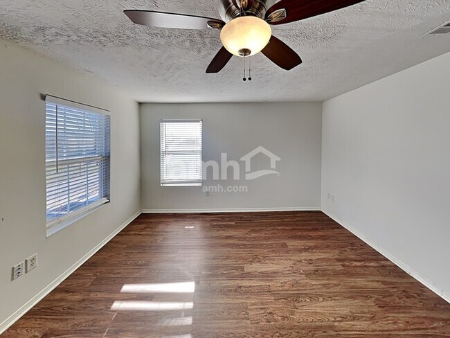 Building Photo - 1513 Clayton Dr