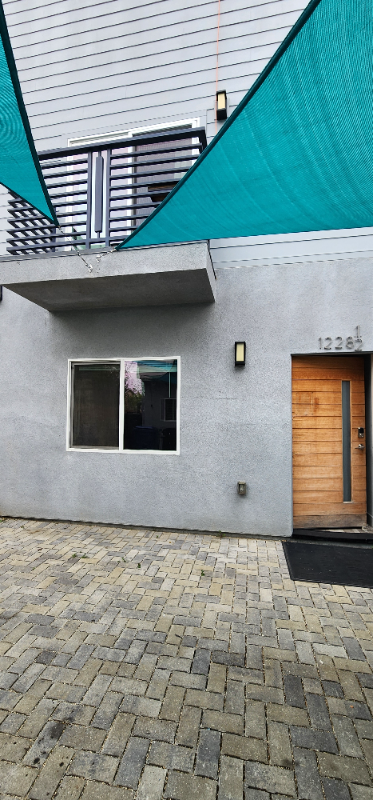 Building Photo - 1228 Alexandria Ave