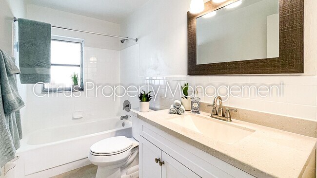 Building Photo - McLean Fairway 3036D