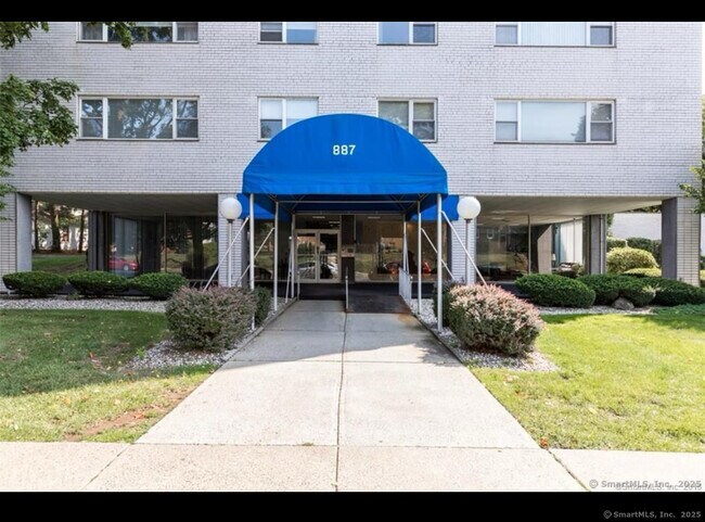 Primary Photo - 887 Farmington Ave