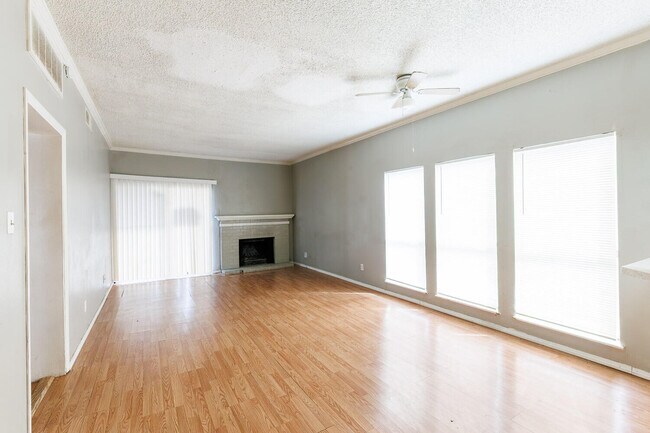 Building Photo - 7405 Avenue X
