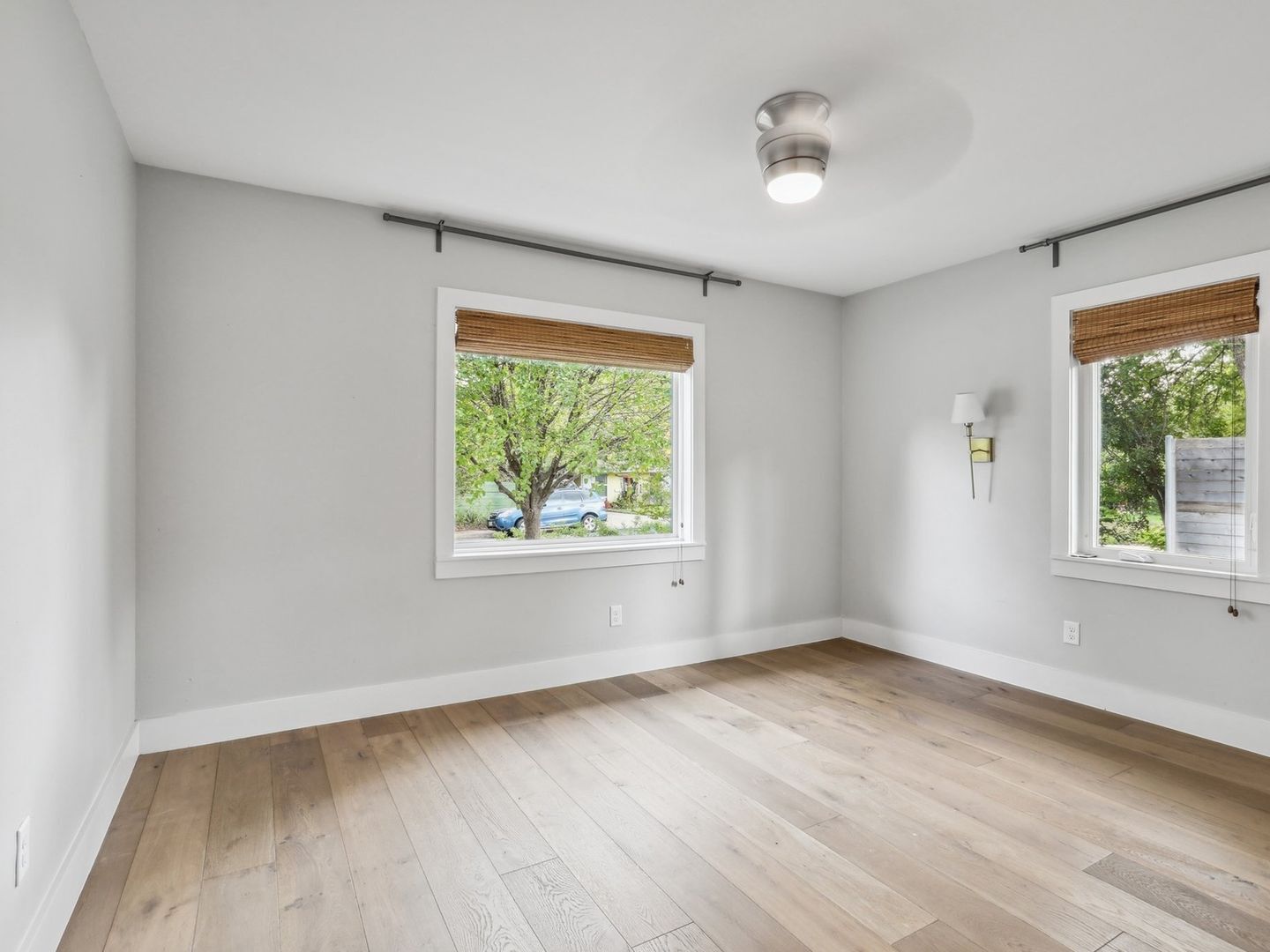 Building Photo - 1109 Sahara Ave