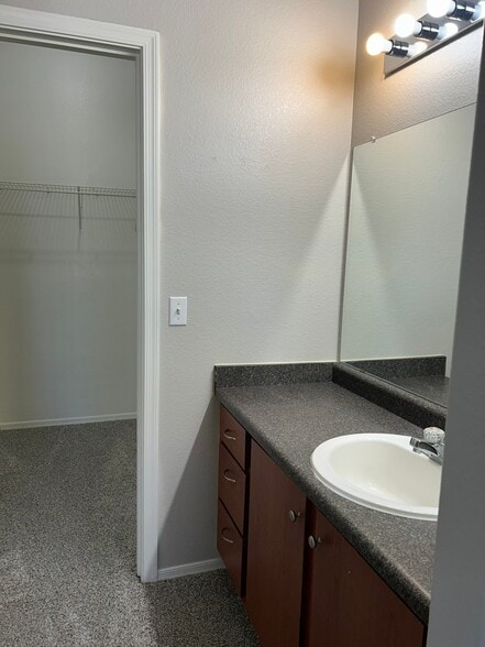 Building Photo - 1941 S Pierpont