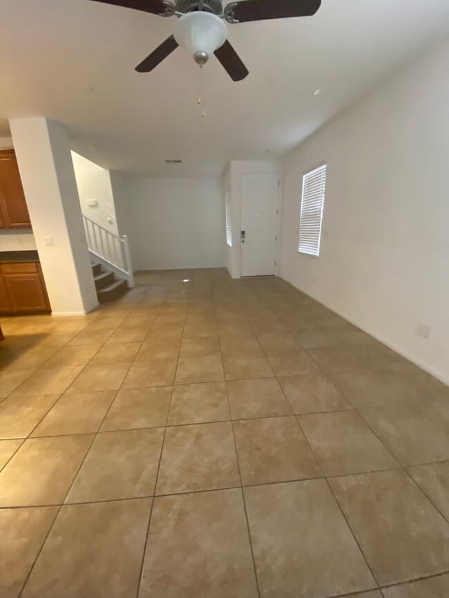Building Photo - NW 3 bedroom