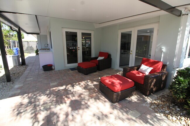 Building Photo - 2548 SE 14th St