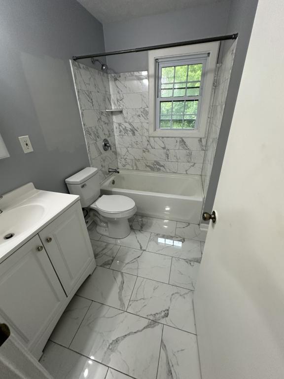 Building Photo - 5033 Wabash Pl