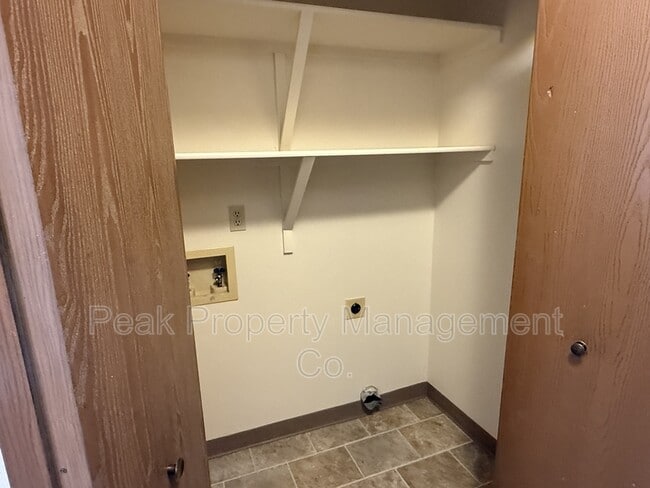 Building Photo - 2720 Sagebrush Dr