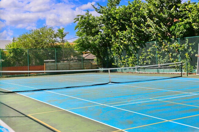 Building Photo - 1009 N Ocean Blvd