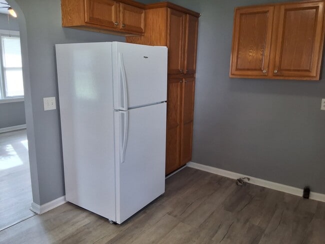 Building Photo - 504 Sunrise Ln