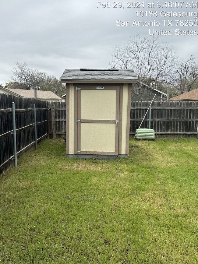 Building Photo - Comfort and Convenience Awaits YOU!