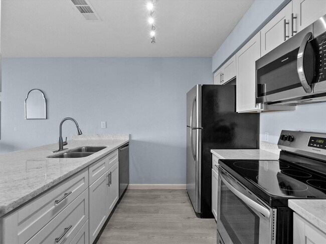 Building Photo - 7600 Seawall Blvd