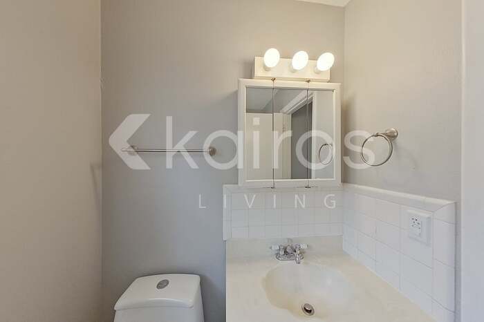 Building Photo - 5129 Leland Dr
