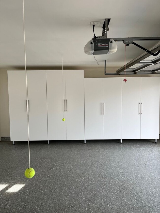 Building Photo - Charming 3 Bedroom, 2 Bath Single Family Home for rent in Seal Beach, CA!