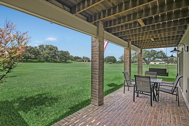Building Photo - 11125 Pinehurst Dr