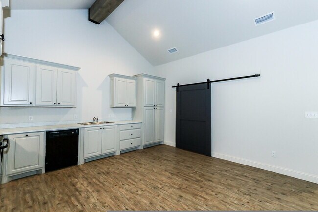 Building Photo - NO DEPOSIT / /New Cooper Meadows Subdivision/ South Lubbock CISD/ Half off first full month rent