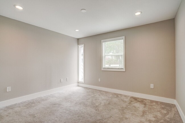 Building Photo - Stylish 2BD/2BA Two-Level Home with Firepl...