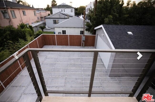 Building Photo - 1629 Ridgeley Dr