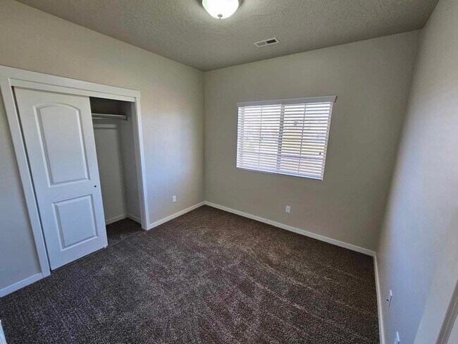 Building Photo - 203 Jordan Ridge Boulevard