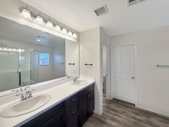 Building Photo - Stunning 3B/2.5BA Home in Murrieta for Rent!