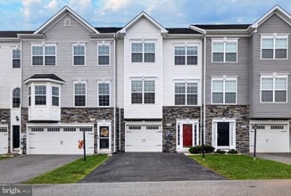 Building Photo - 10382 Lantern Ln