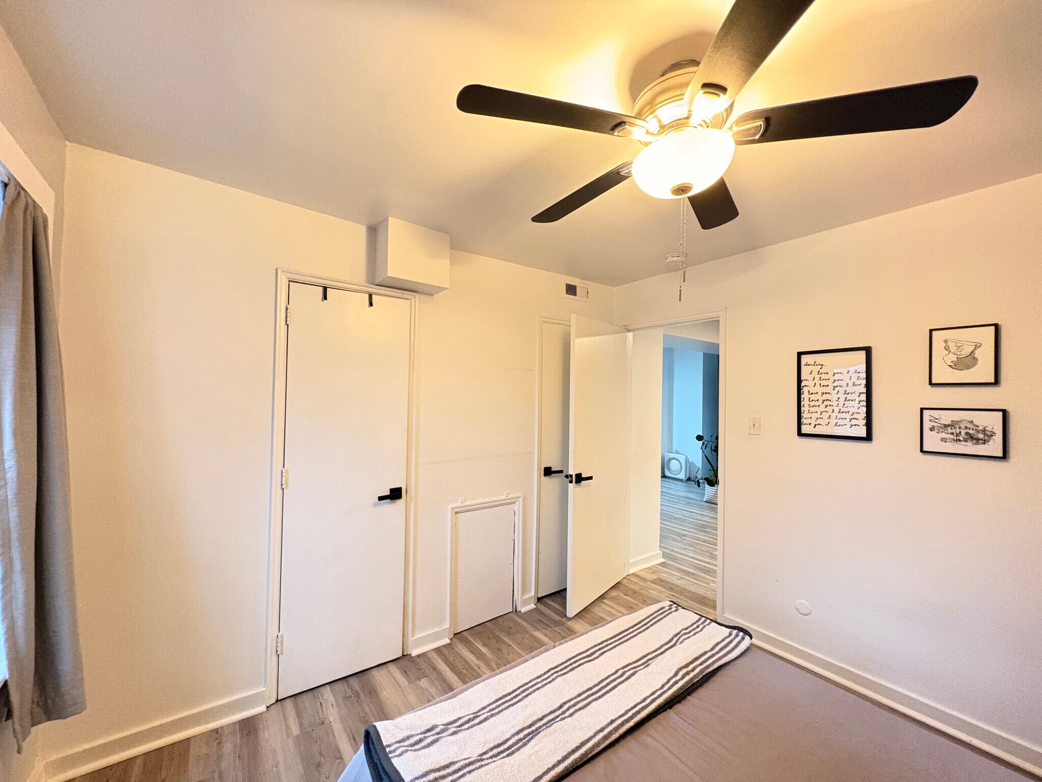 Building Photo - 5737 Hobart St