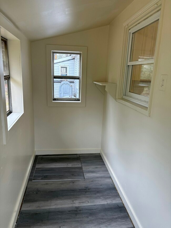 Building Photo - 518 Ossipee Trl E