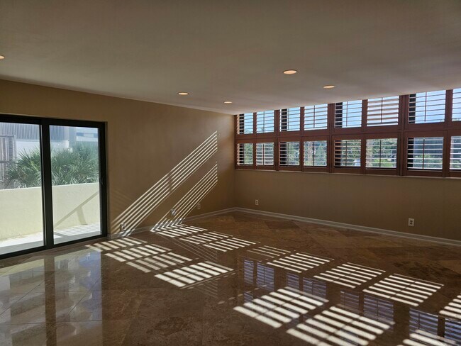 Building Photo - 1501 S Flagler Dr