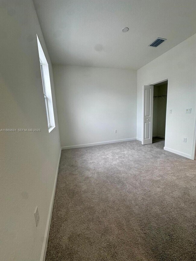 Building Photo - 35702 SW 178th Ct