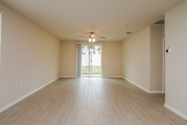 Building Photo - 845 Rivers Crossing St