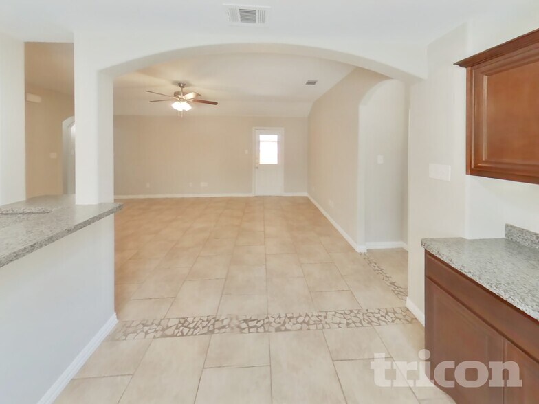 Building Photo - 429 Park Meadows Dr