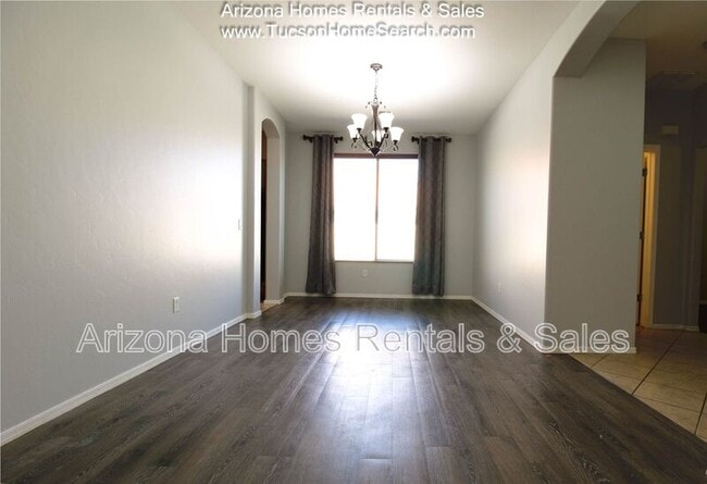 Building Photo - 732 West Camino Tunera