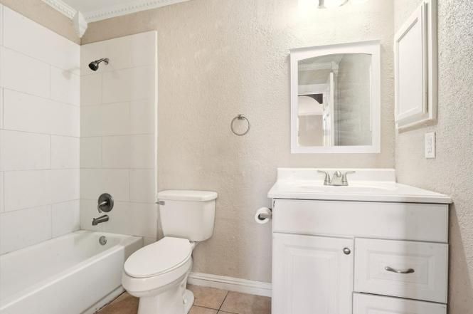 Building Photo - 1645 Hollyberry Dr NE