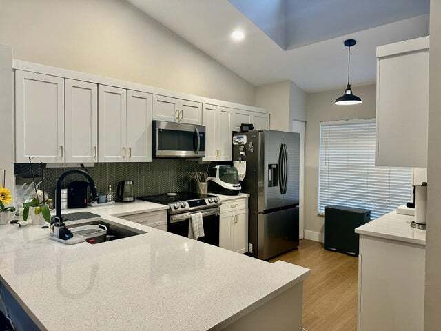 Primary Photo - 10194 Allegro Dr