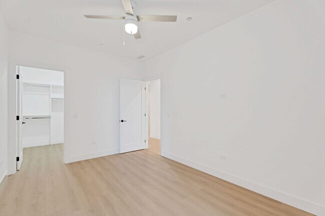 Building Photo - East Lakeview / Wrigleyville - Brand New C...