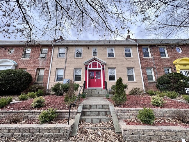 Building Photo - 3916 7th St NE