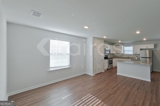 Building Photo - 137 Western Red Cedar Dr