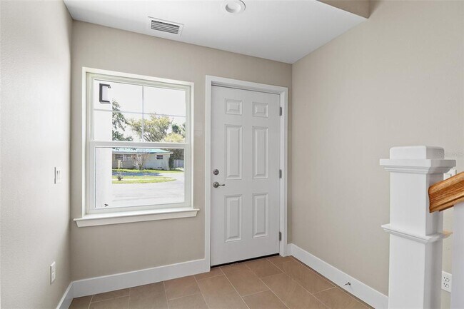 Building Photo - 45 SE 15th Terrace