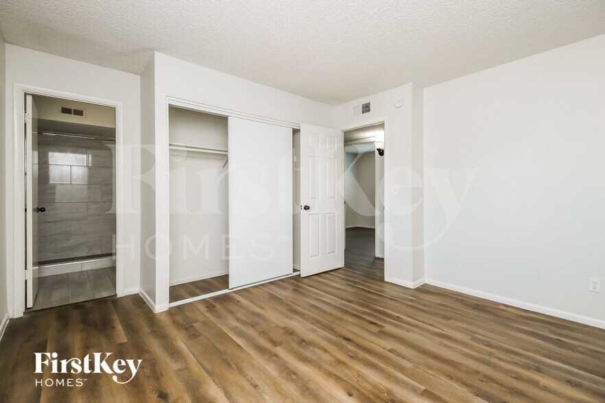 Building Photo - 5756 W Cortez St