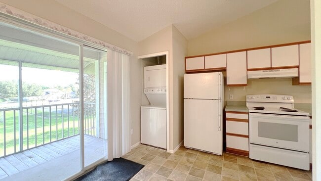 Building Photo - 164 Reserve Cir