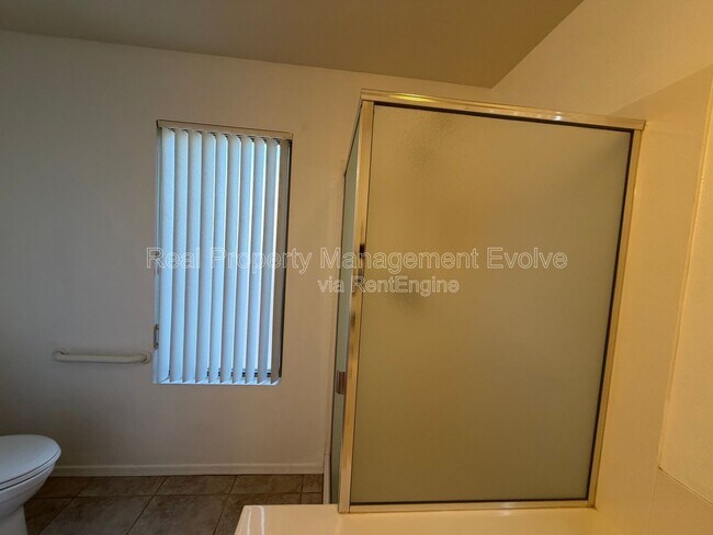 Building Photo - 15847 W Saguaro Ln