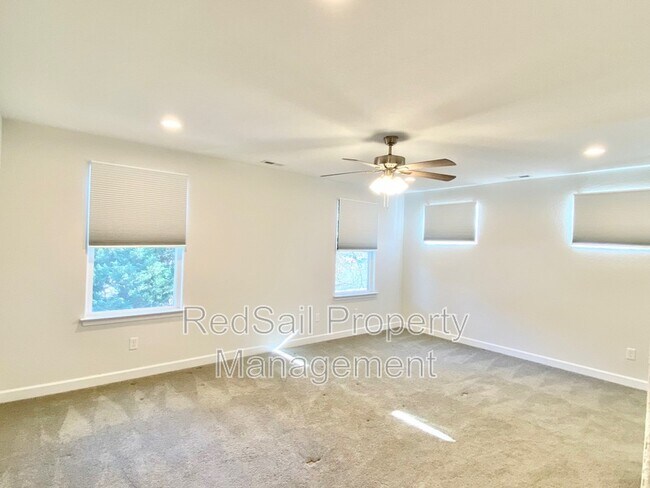 Building Photo - 2758 McKann Ave