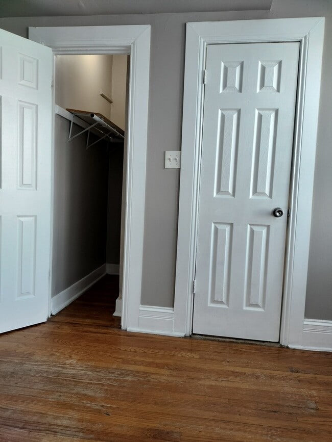 Building Photo - 7729 S Essex Ave