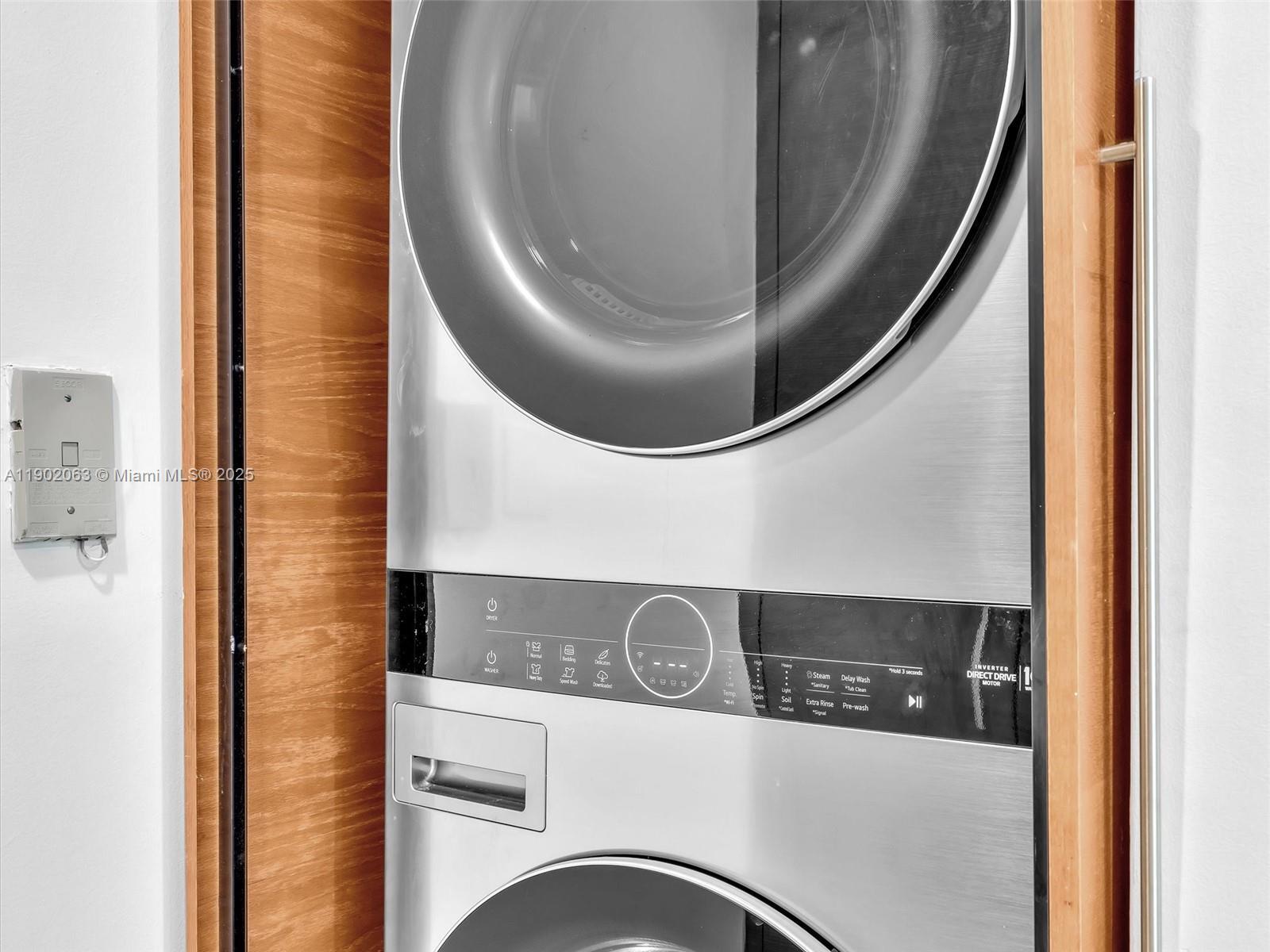 Building Photo - 650 West Ave