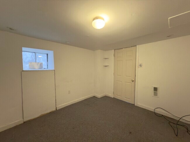 Building Photo - 1200 Ada St