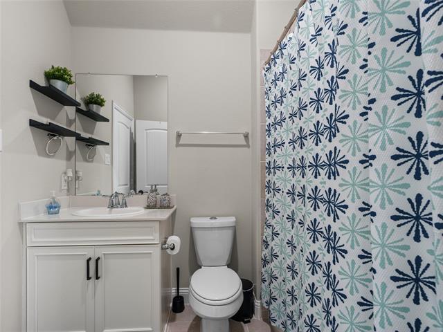 Building Photo - 2333 Willow Garden Dr