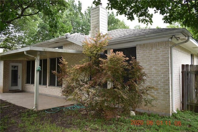 Building Photo - 10016 Liriope Cove