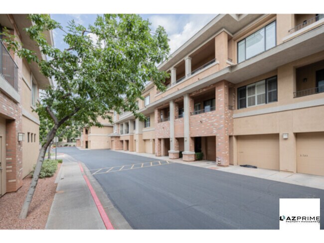 Building Photo - Discover this Absolutely Gorgeous Phoenix ...